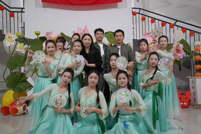 图示, 示意图

中度可信度描述已自动生成:ver1